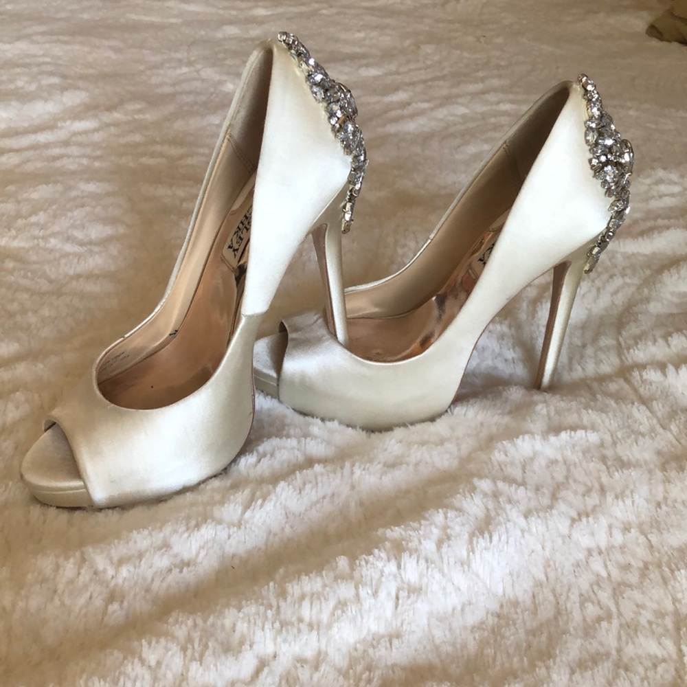 Ivory Badgley Mishka pumps